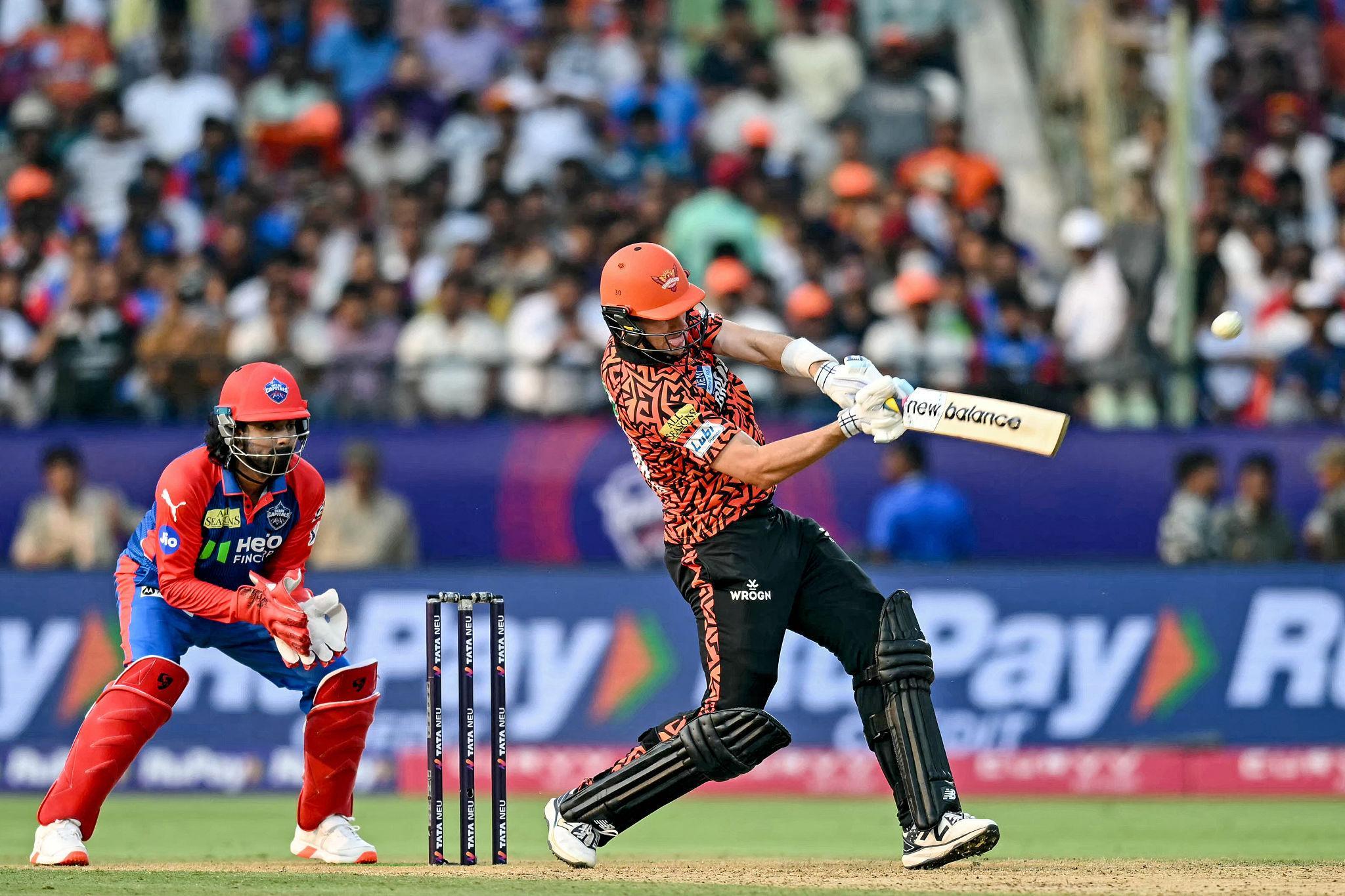 Sunrisers Hyderabad Hold Nerve to Defeat Delhi Capitals in Thrilling Contest